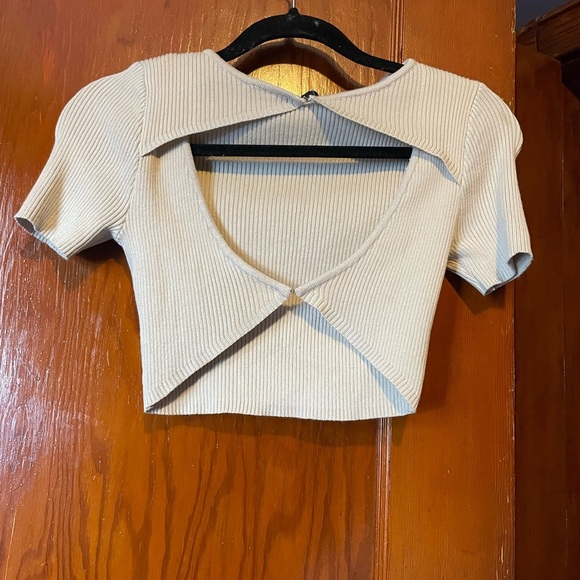 NWT pretty little thing crop top size S - Picture 2 of 5